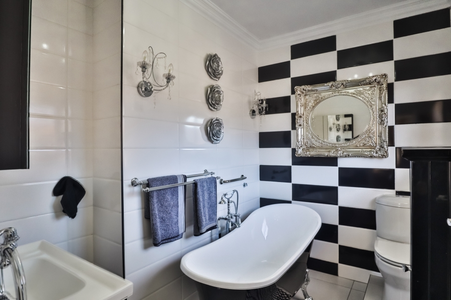 3 Bedroom Property for Sale in The Coves North West